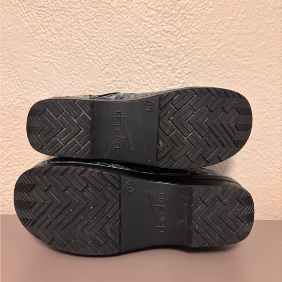 Dansko Blue Patterned Clogs - Picture 6 of 6